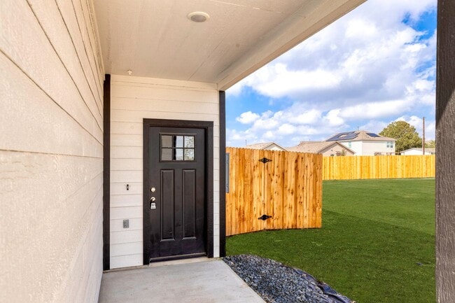 Building Photo - BRAND NEW 3 Bedroom, 2.5 Bathroom, Two-story Duplex