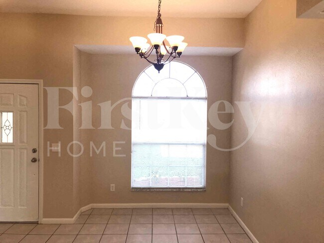 Building Photo - 1036 SE 11th Terrace