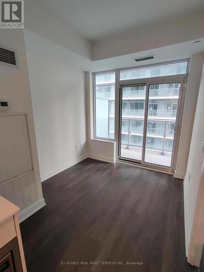 Photo du bâtiment - 99 Broadway Ave