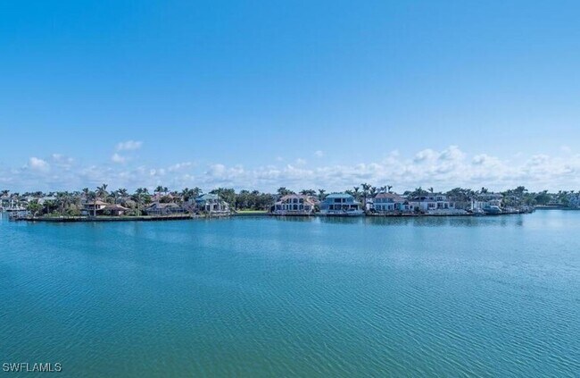 Foto del edificio - 4000 Gulf Shore Blvd N