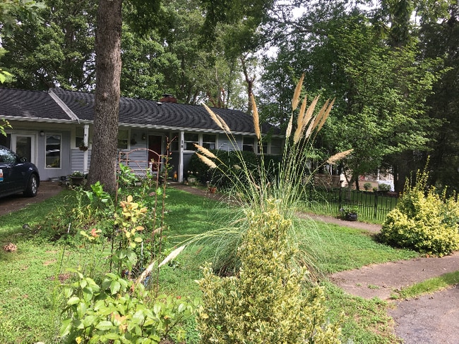 Building Photo - 18 Forestdale Dr