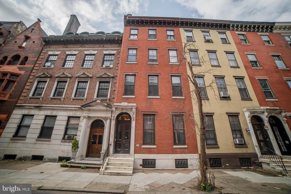 Primary Photo - 1928 Spruce St