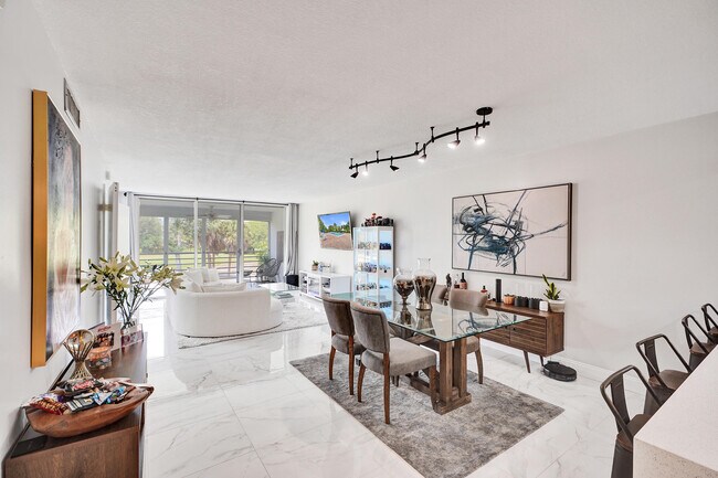Foto del edificio - 545 Oaks Ln