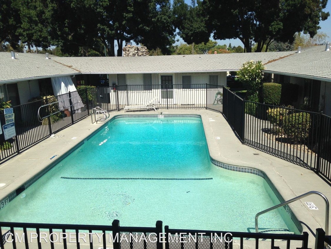 Building Photo - 2483 Whitney Dr