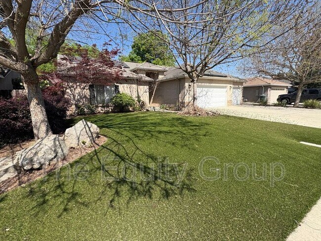 Foto del edificio - 2650 W Oakridge Ave