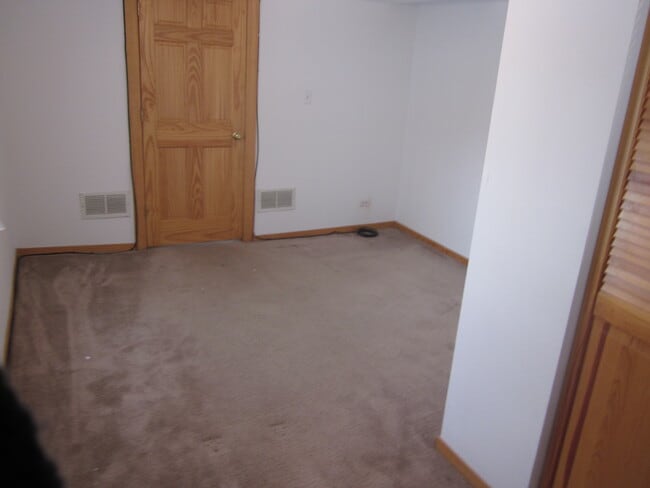 Building Photo - 2024 W Potomac Ave