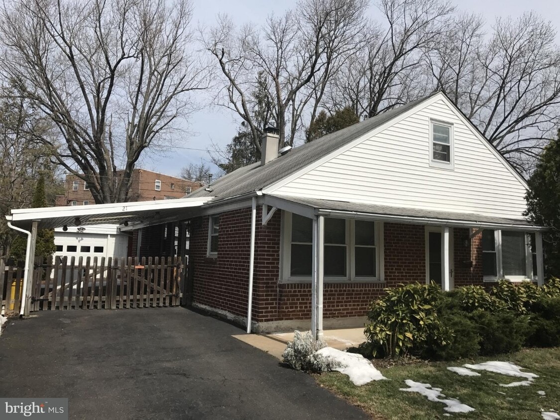 Primary Photo - 21 Brookside Rd