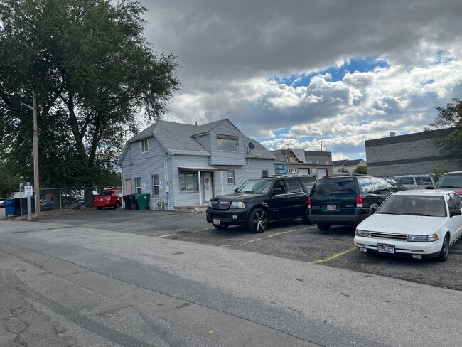 Building Photo - 4709 S Commerce Dr