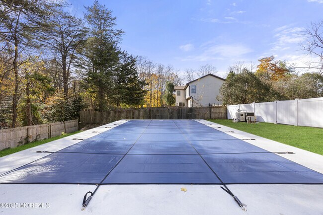 Foto del edificio - 75 Hickory Hill Rd