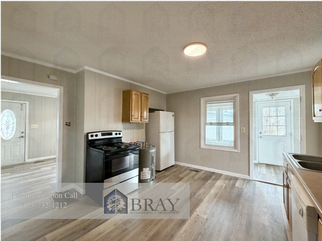 Building Photo - Charming Renovated Cottage in the Heart of Kingsport