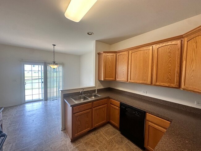 Building Photo - 1445 Cambria Dr
