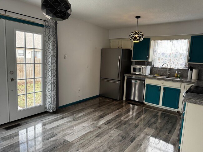 Foto del edificio - 3250 N Longfellow Ct