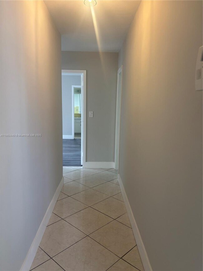 Foto del edificio - 5020 Tyler St