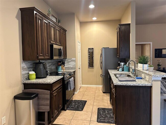 Foto del edificio - 16507 Cheshire Grove Ln