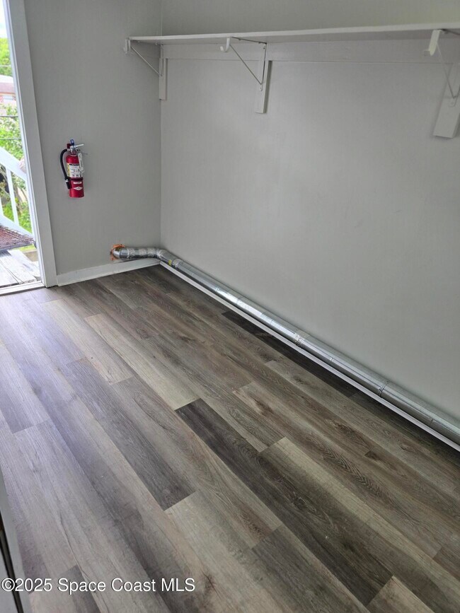 Foto del edificio - 1365 N Courtenay Pkwy