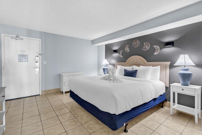 Foto del edificio - 647 N Creekside Dr