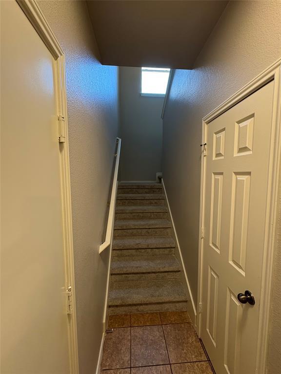 Building Photo - 2109 Rockland Dr