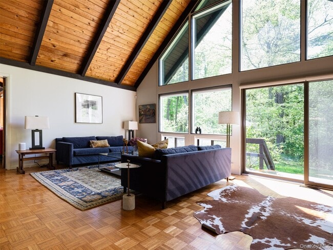 Foto del edificio - 56 Great Spruce Ln