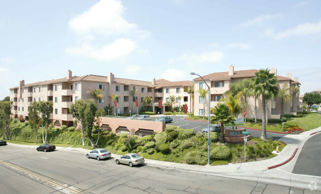 Building Photo - Atria La Jolla
