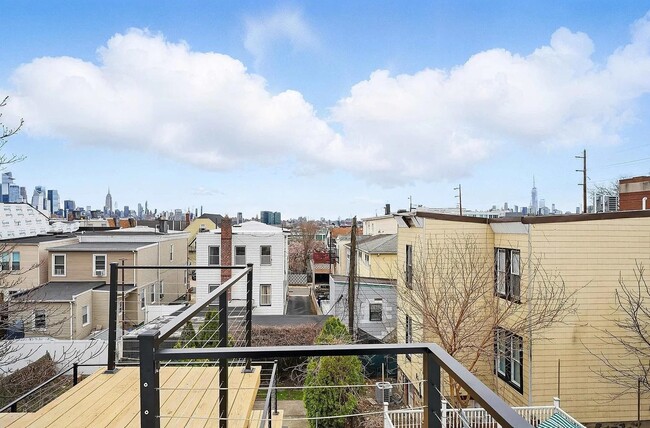 Building Photo - 608 Palisade Ave
