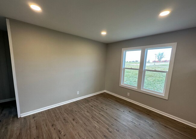 Building Photo - Adorable Home in Lee's Summit