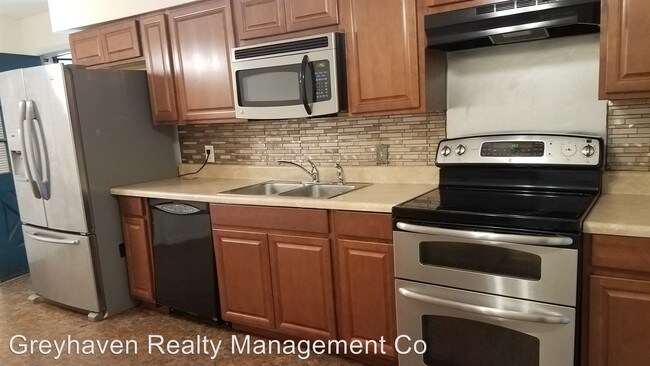 Building Photo - 5007-5007 Shoals Ln