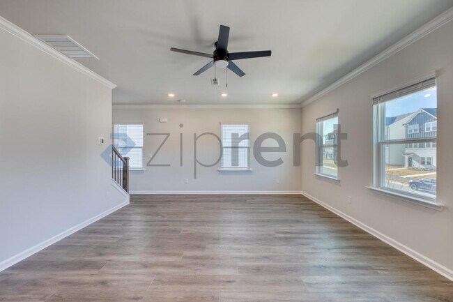 Foto del edificio - 1467 Hasse Ave