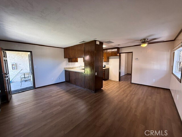 Foto del edificio - 880 N Sherman Ave
