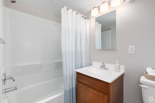 1HAB, 1BA - 558SF - 800 Southern Avenue