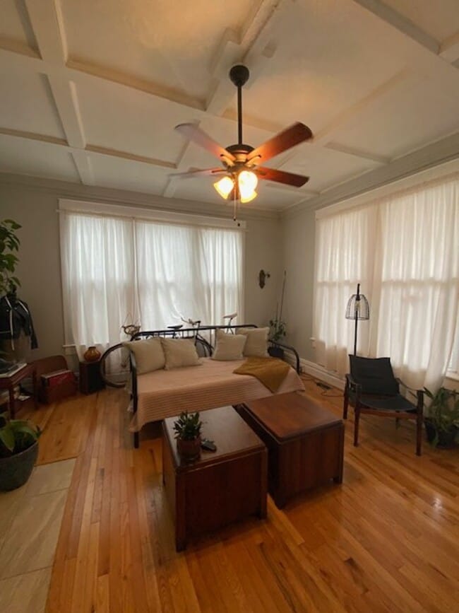 Building Photo - 1 Bedroom Home Full of Charm and Character!