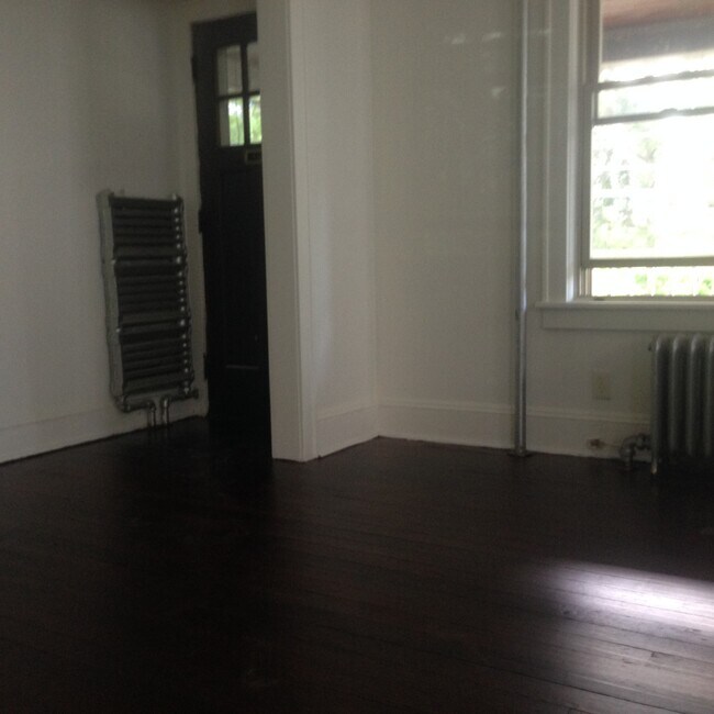 Family room - 95 S Allen St
