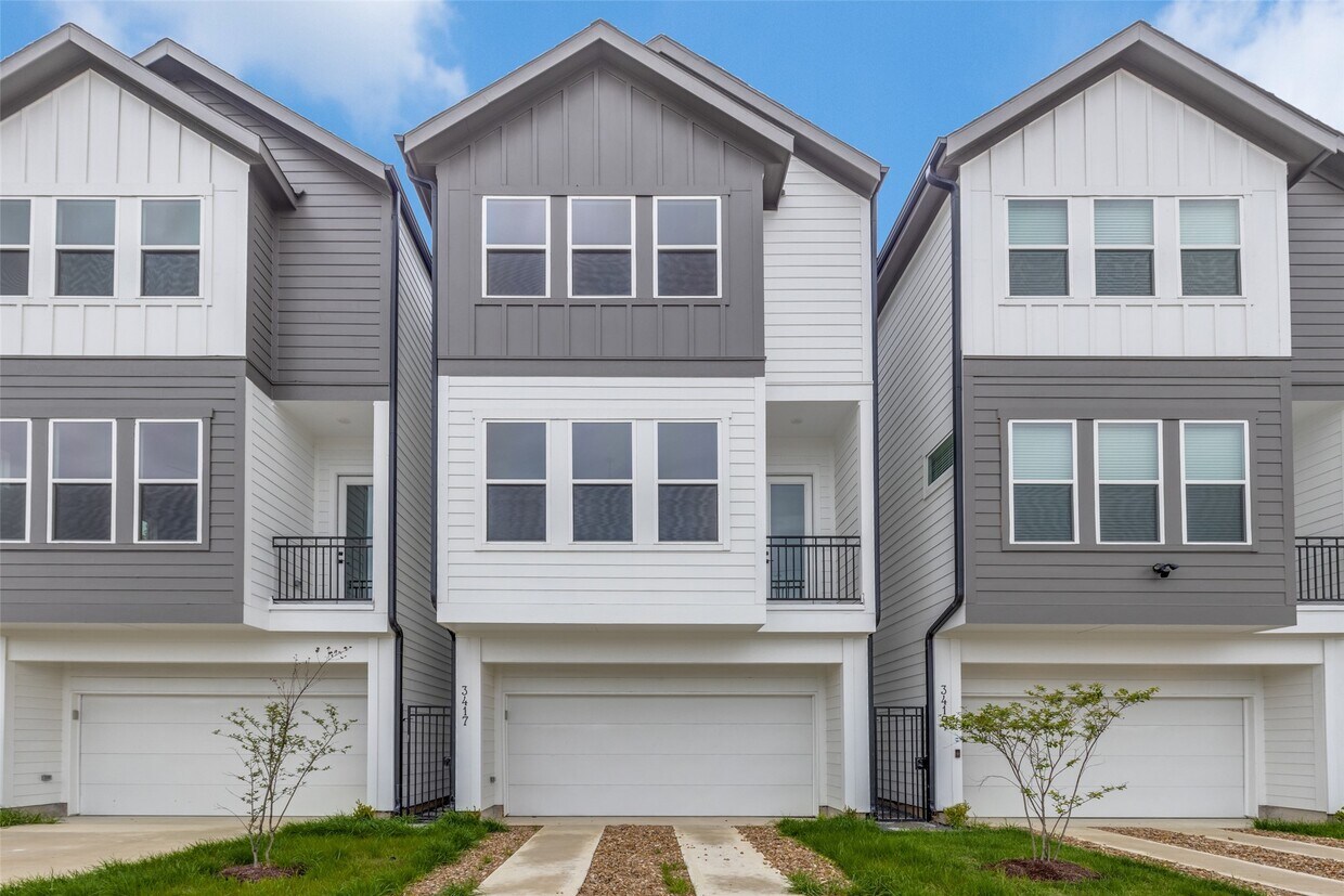 Foto principal - 3415 Yellowstone Blvd