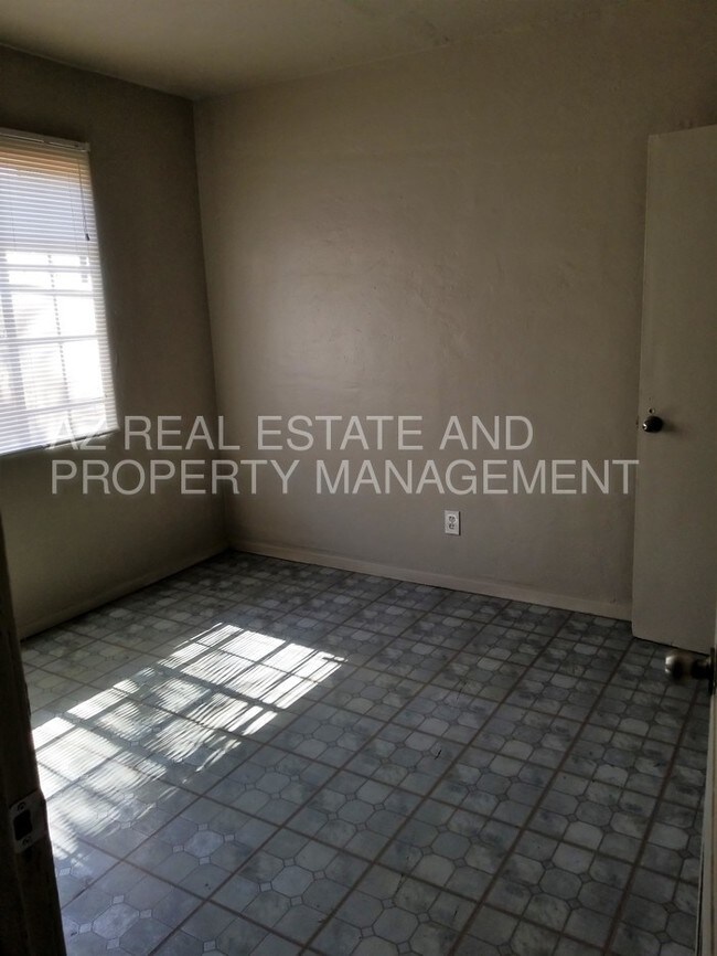 Foto del edificio - 2035 W Monroe St