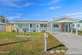 Building Photo - 903 Huntington Dr