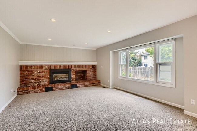 Foto del edificio - 1719 Hotchkiss Dr