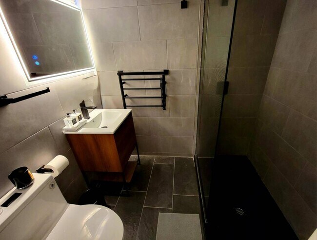 Foto del edificio - 127 Sun Haven Dr