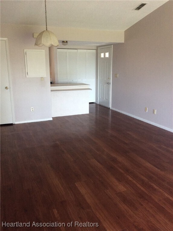 Building Photo - 517 Manor Cir