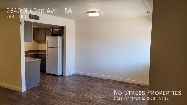 Building Photo - 3 Bed Ground Level Condo off 43rd Ave and ...