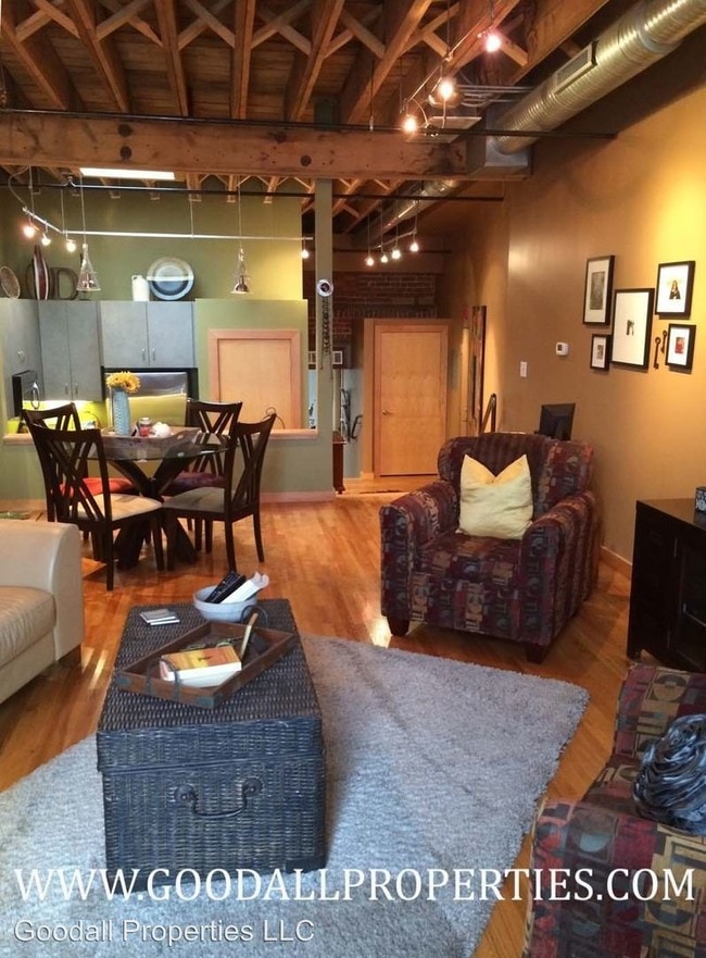 Building Photo - 1 br, 1 bath House - 301 E Court Ave #204