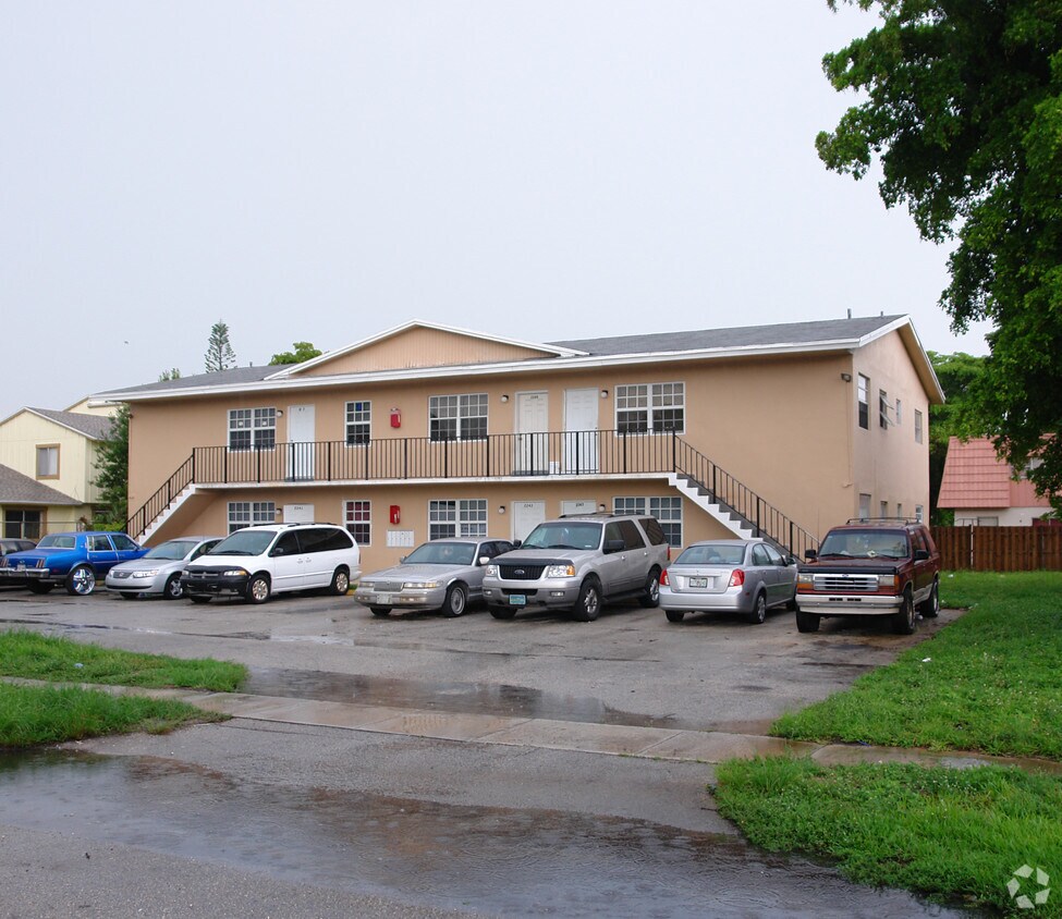 Building Photo - 2241 NW 59th Ter