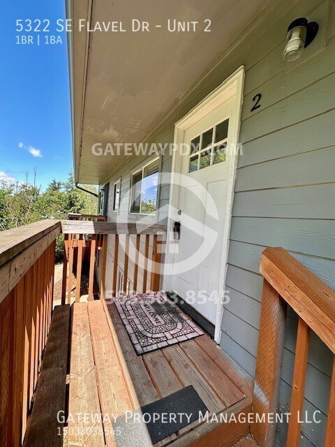 Foto del edificio - 5322 SE Flavel Dr. Unit #2