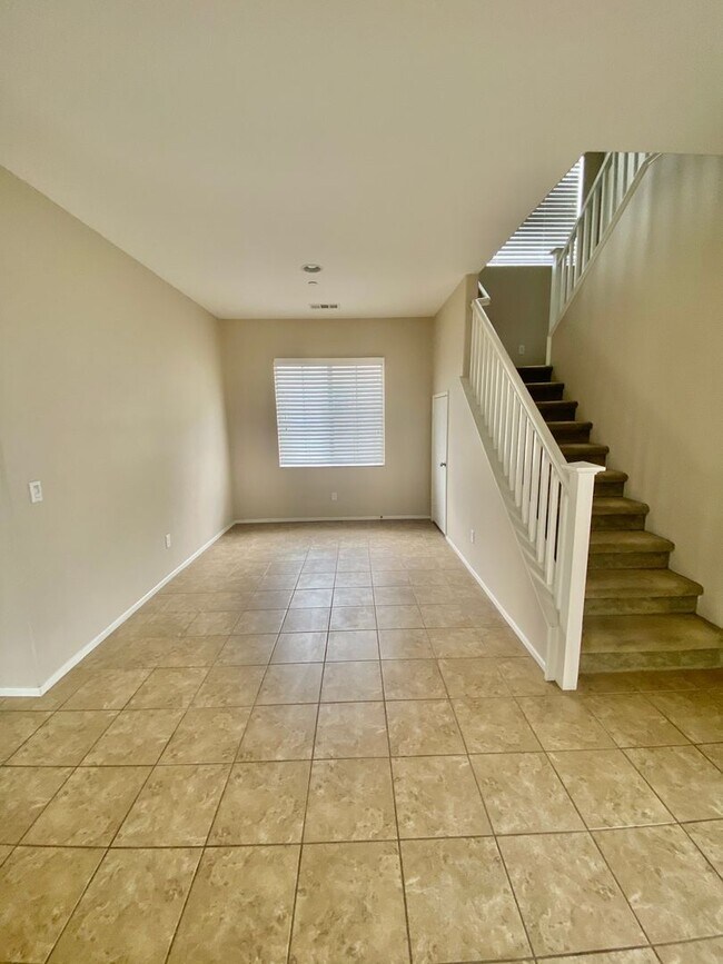 Foto del edificio - Oxnard- Spacious 3 bedroom in Westwind Com...