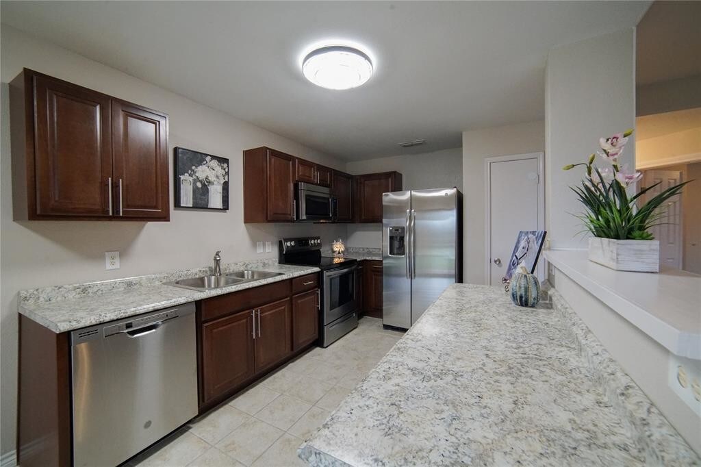 Primary Photo - 1105 Springcreek Dr