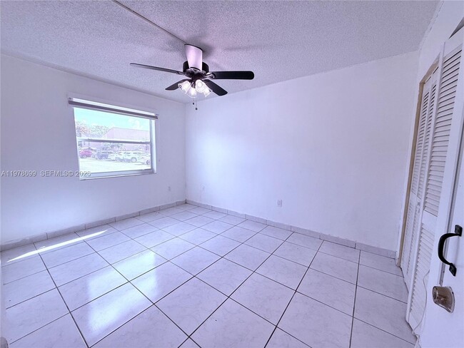 Building Photo - 15470 SW 82nd Ln
