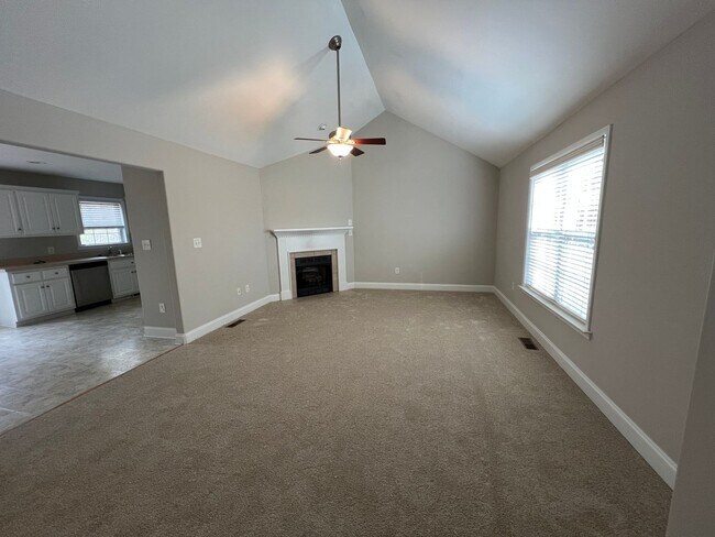 Foto del edificio - Elegant 3 Bedroom, 2 Bath Rental Home in Creedmoor