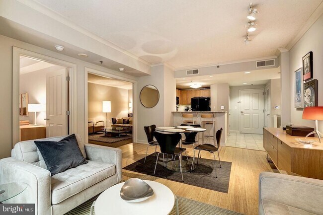 Foto del edificio - 777 7th St NW