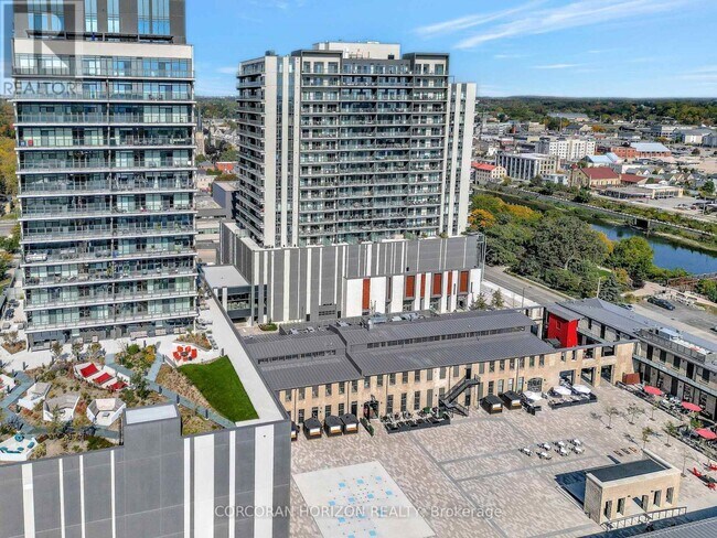 Photo du bâtiment - 50 Grand Ave S