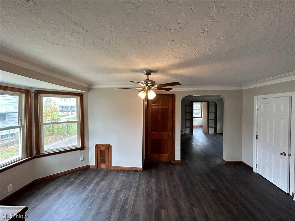 6715 Theota Ave Unit DOWN, Parma, OH 44129 Apartment for Rent in