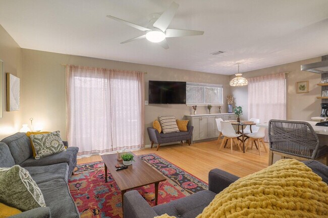 Foto del edificio - 2906 Westhill Dr