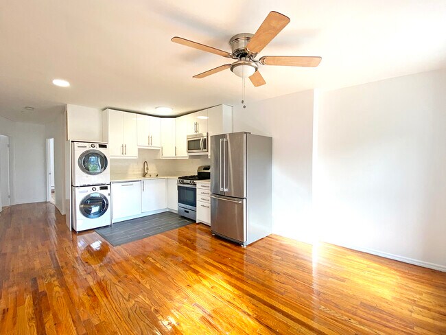 Building Photo - 166 Halsey St